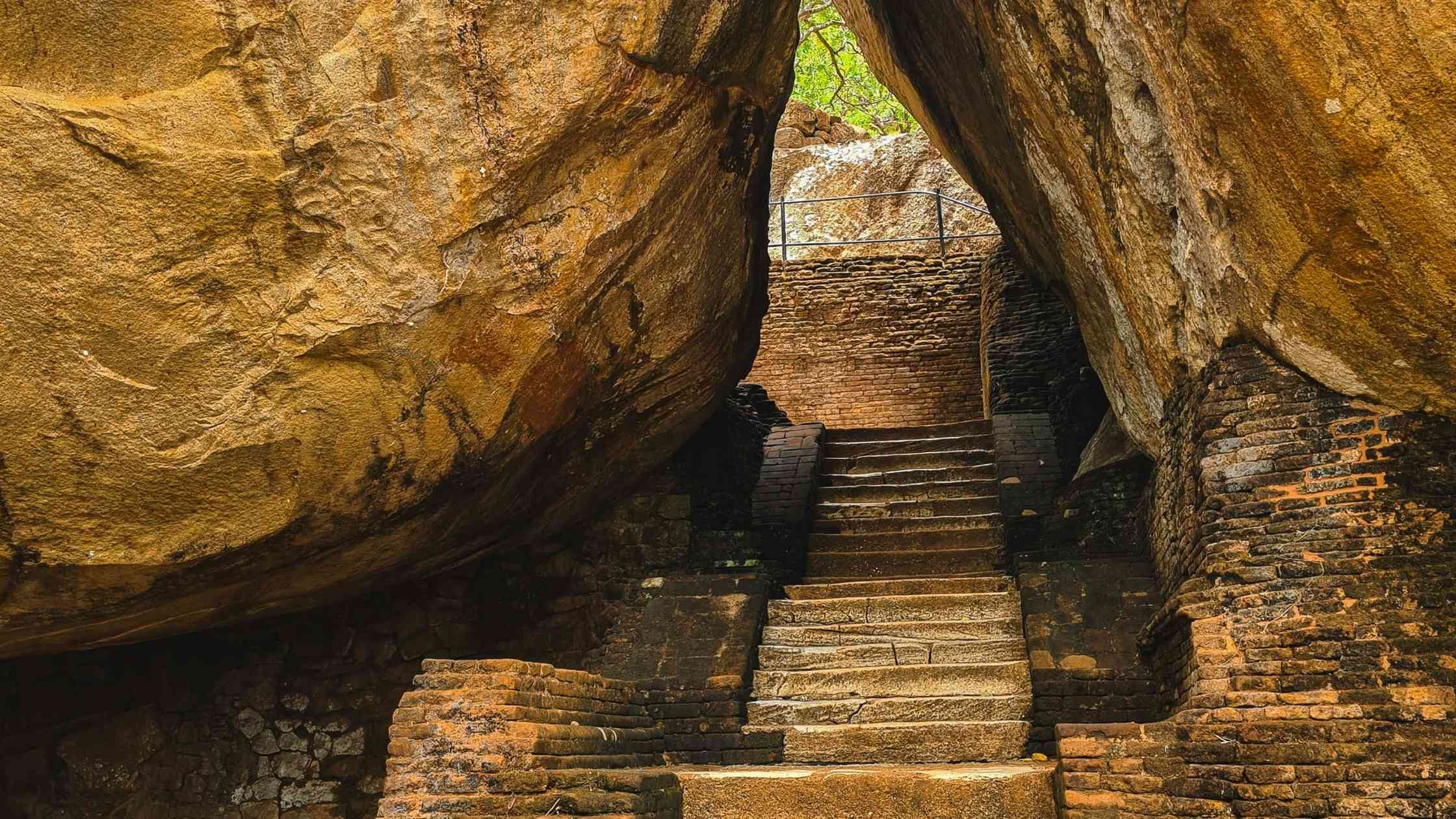 The Pidurangala Bonus – Exploring Sigiriya Rock Fortress